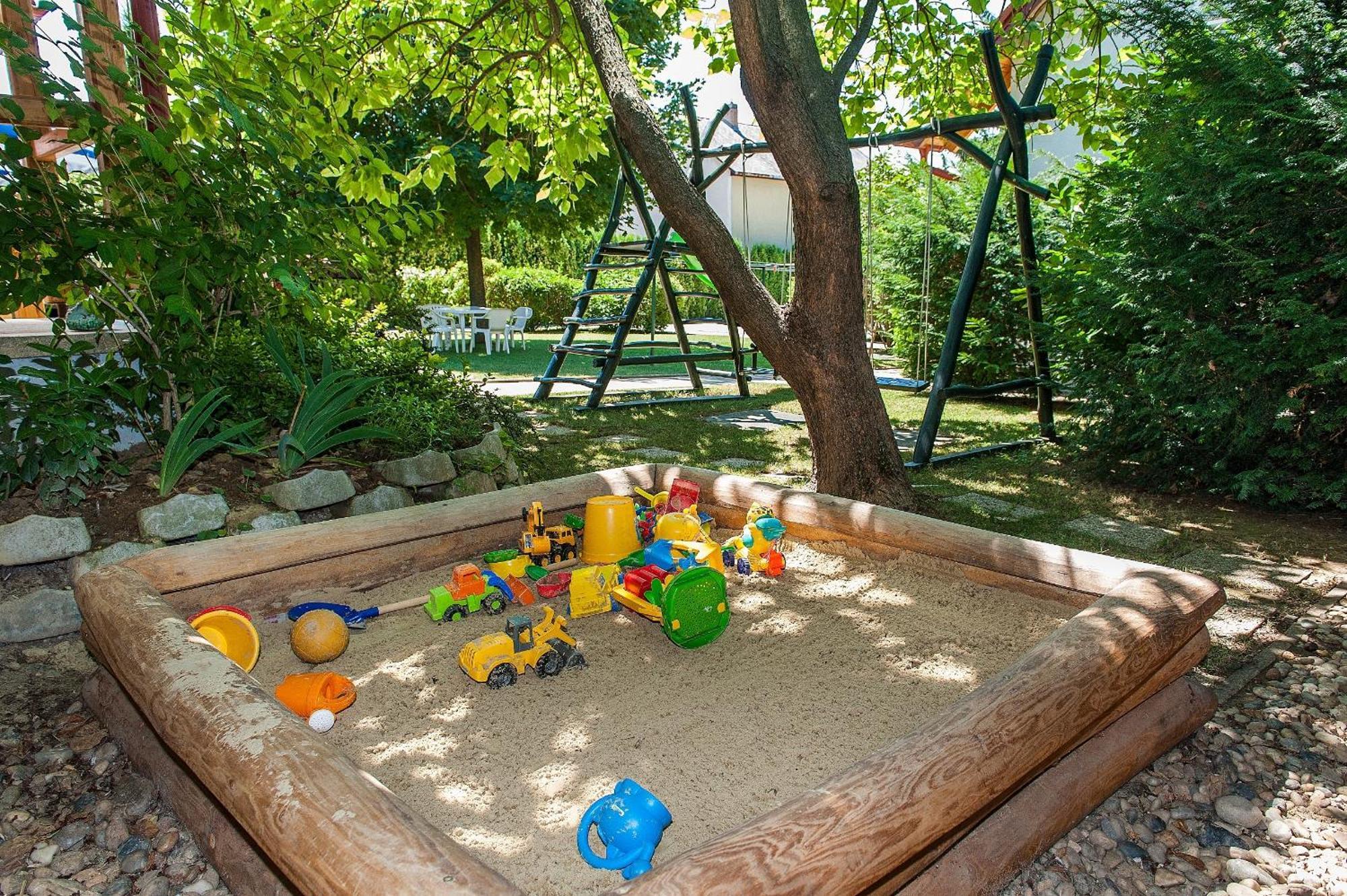 ALina Apartmanház Heviz Exterior foto